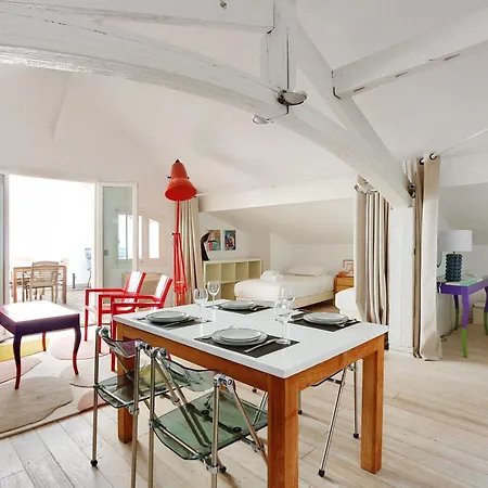 شقة Cozy Avec Terrace - 2br-4p - Centre De