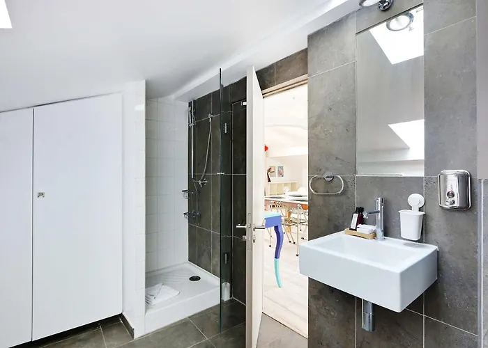 شقة Cozy Avec Terrace - 2br-4p - Centre De *